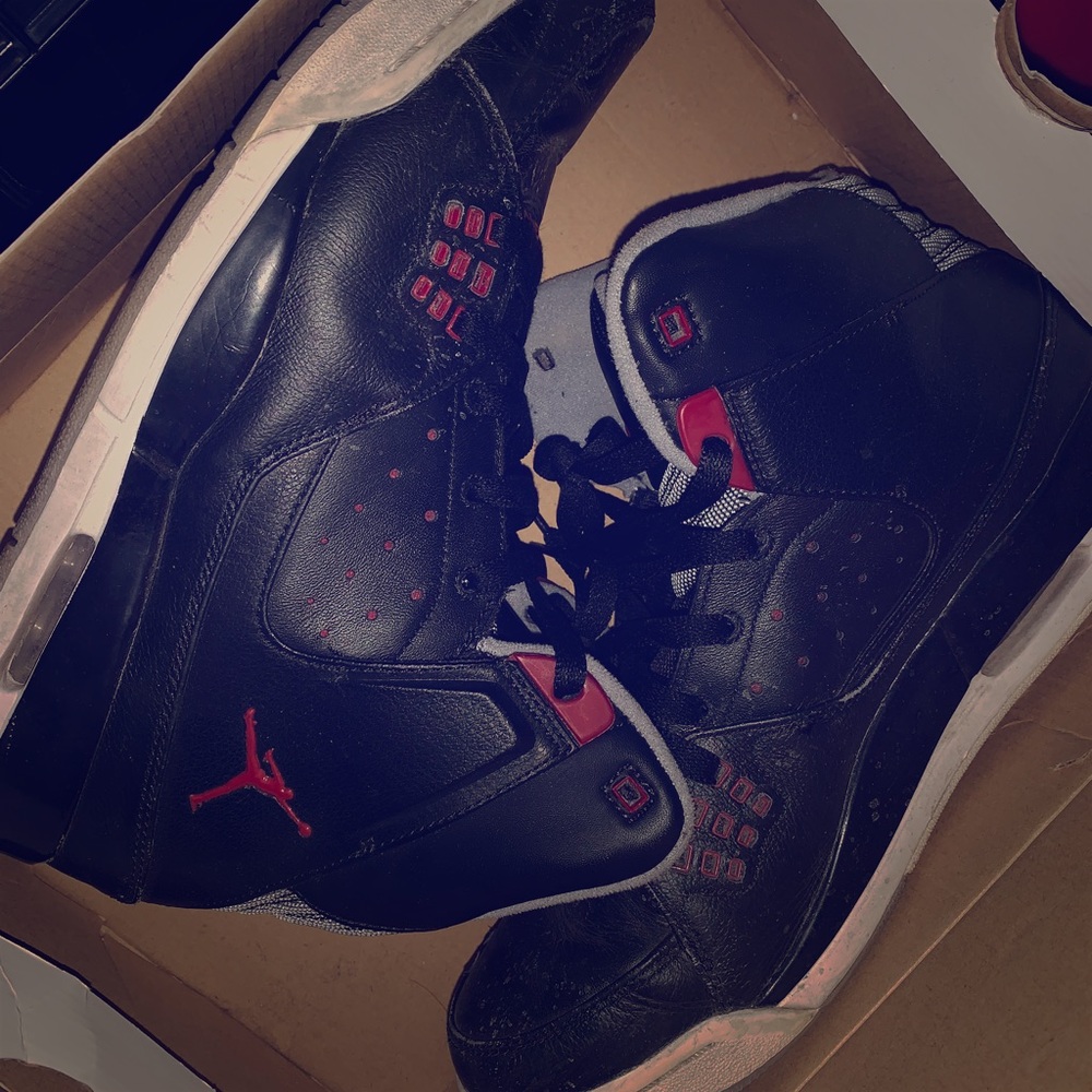 Jordan Mens Shoes 23 Size 11 black/red